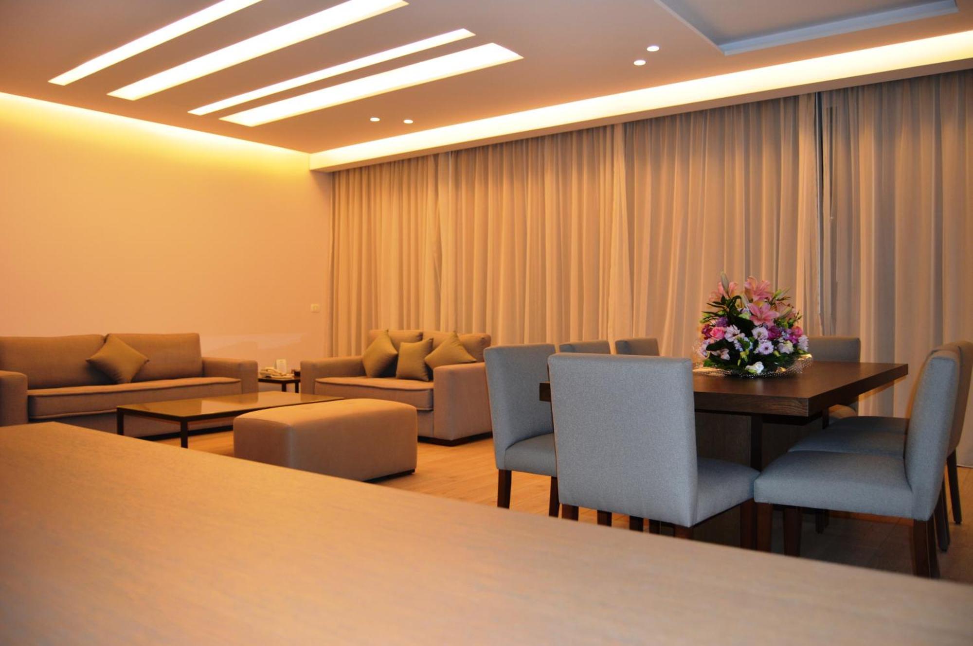 Country Lodge Hotel & Resort Бейрут Стая снимка