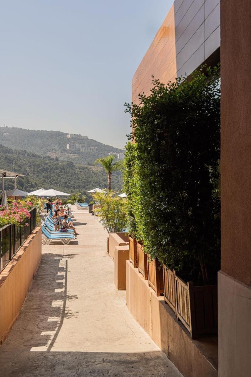 Country Lodge Hotel & Resort Бейрут Екстериор снимка