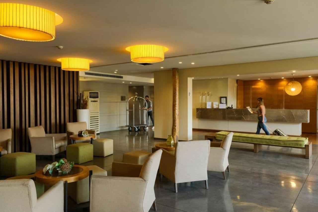 Country Lodge Hotel & Resort Бейрут Екстериор снимка
