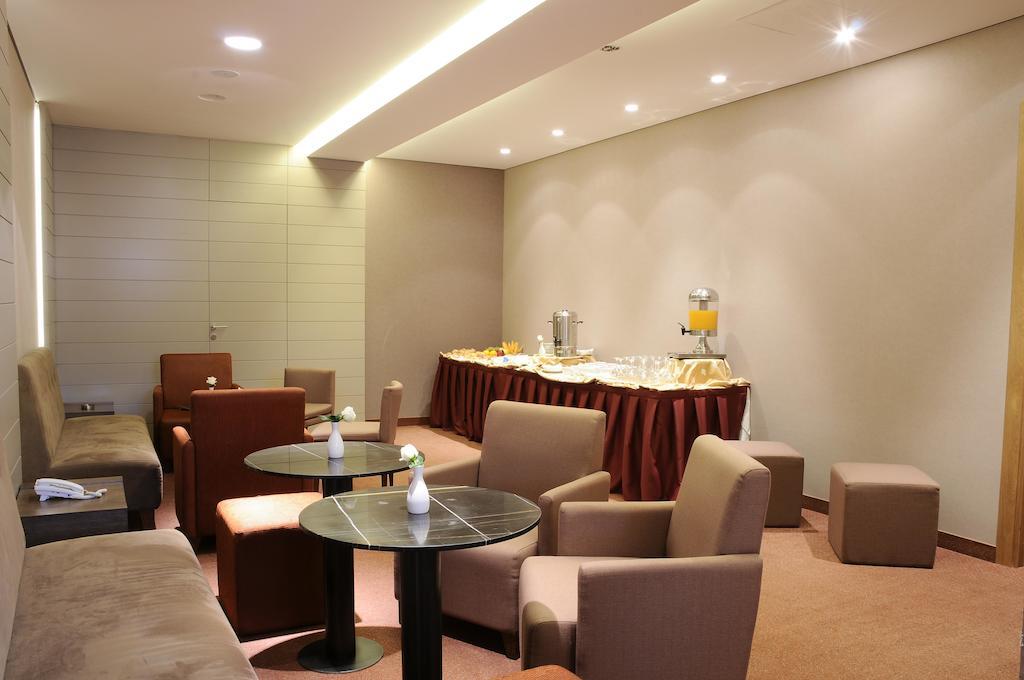 Country Lodge Hotel & Resort Бейрут Екстериор снимка