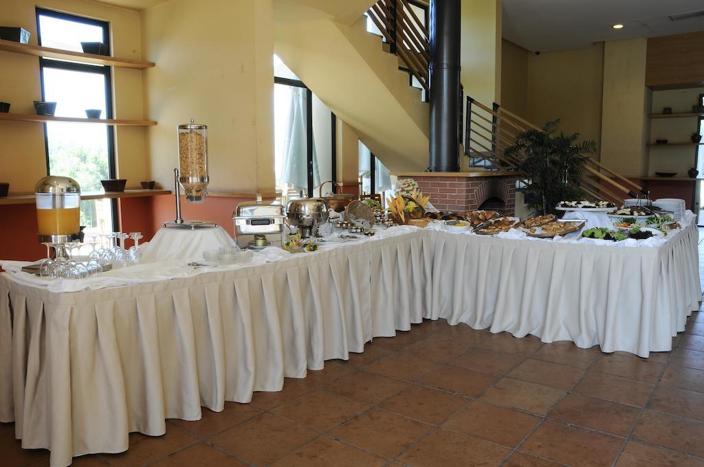 Country Lodge Hotel & Resort Бейрут Екстериор снимка